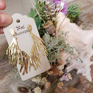 Handmade bridal jewellery by Nic Danning | Floral design: Blostma